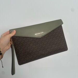 Michael Kors Envelope Wallet